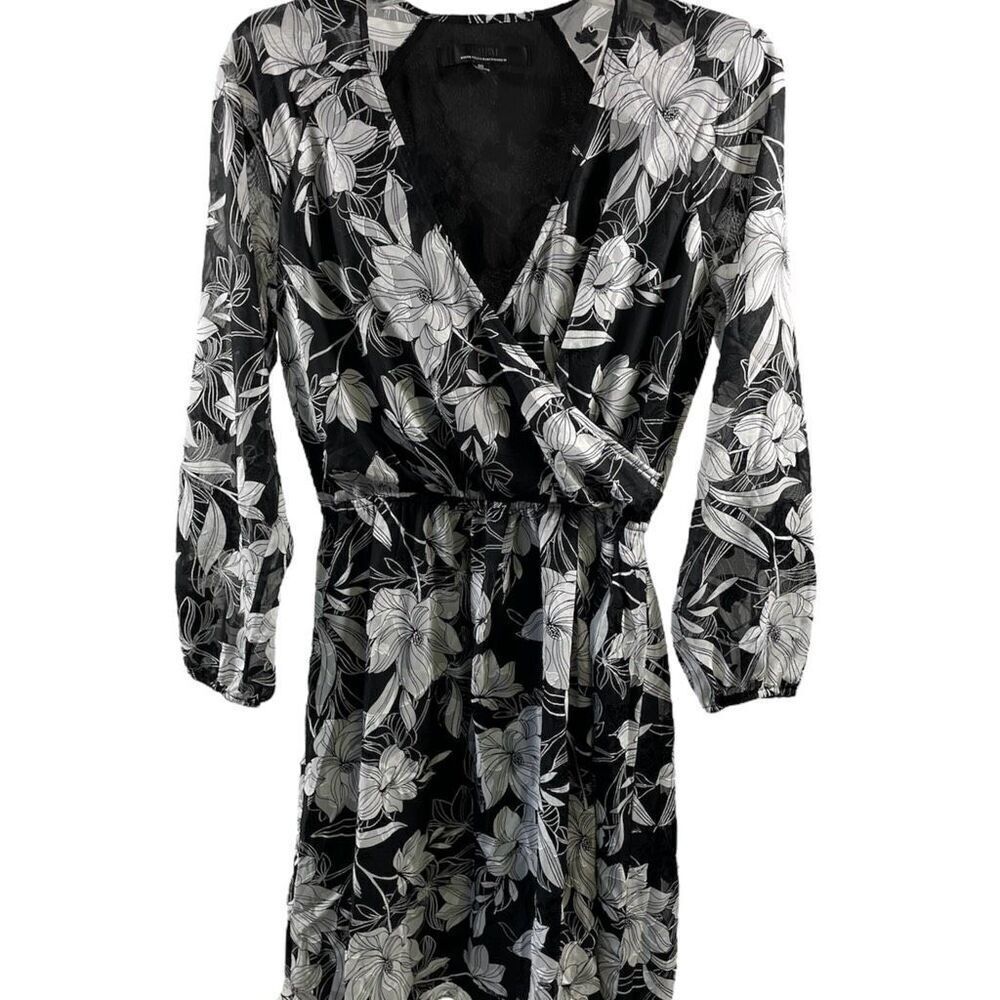WHBM Black and White Long Sleeve Short Floral Dress Size 00